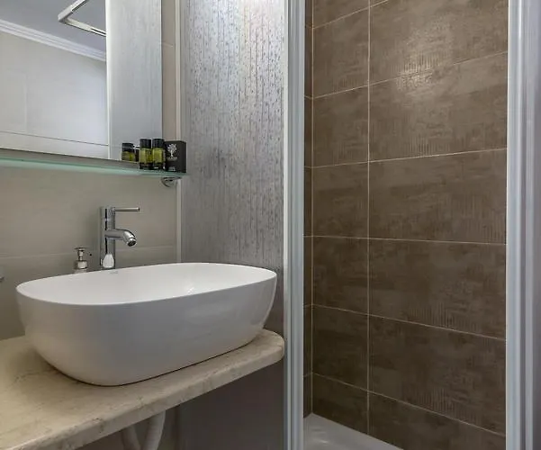 Appartement Milos Adámas