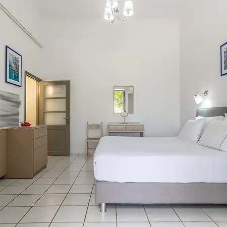 Milos * Adamantas (Milos)