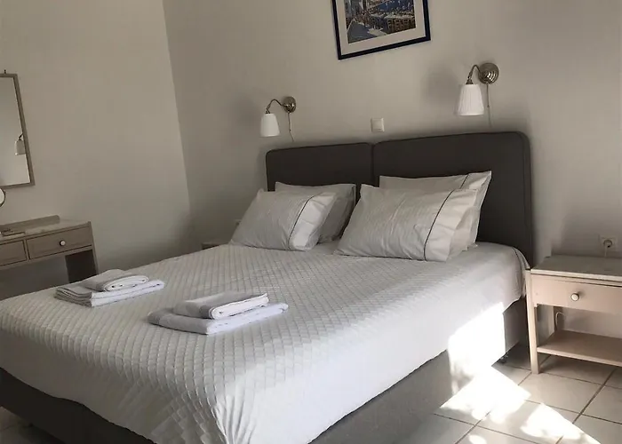 Milos * Adamantas (Milos)